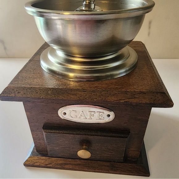 Vintage Handcrafted Wooden
Coffee Grinder - Picture 3 of 5